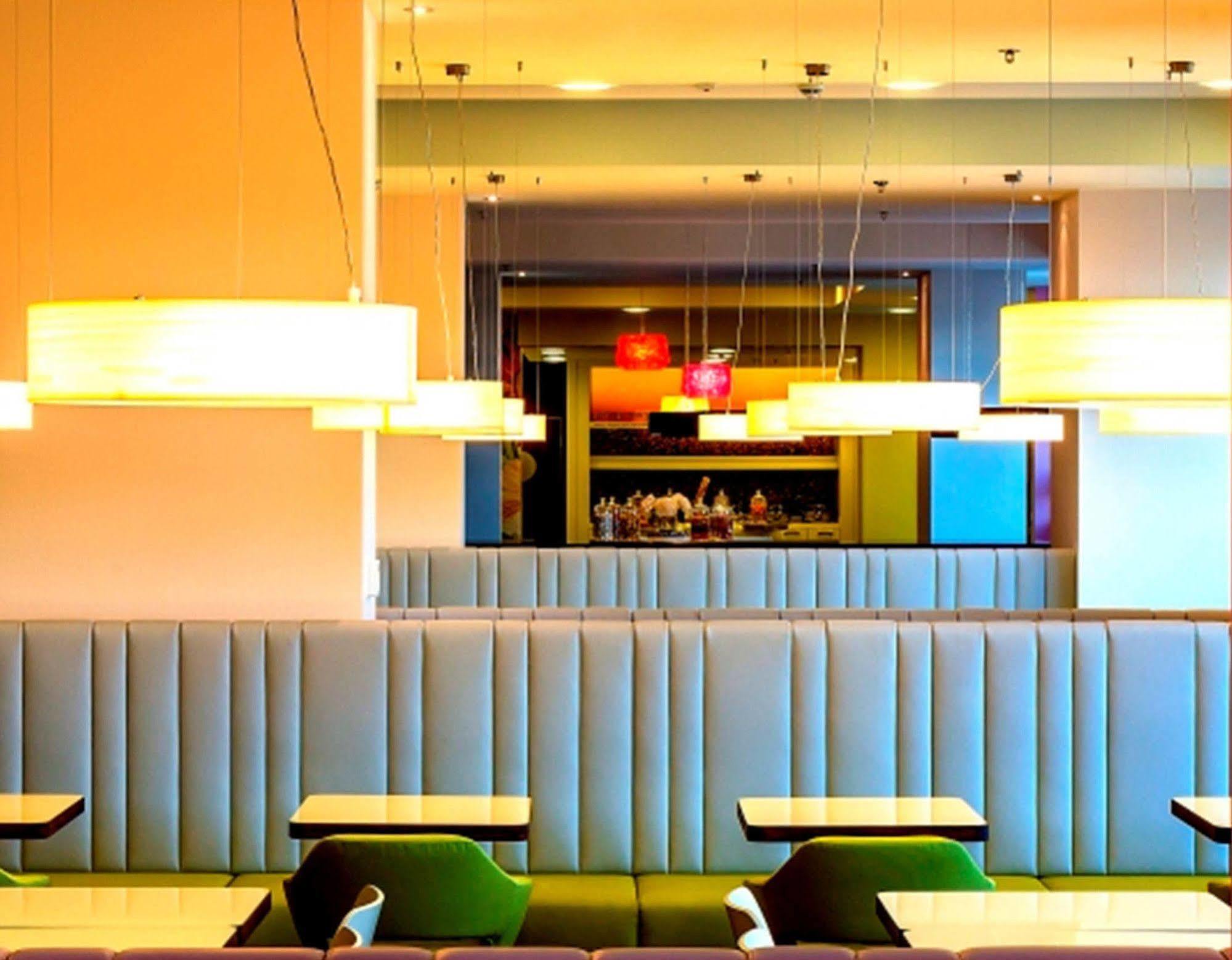 Hampton By Hilton Warsaw City Centre Экстерьер фото